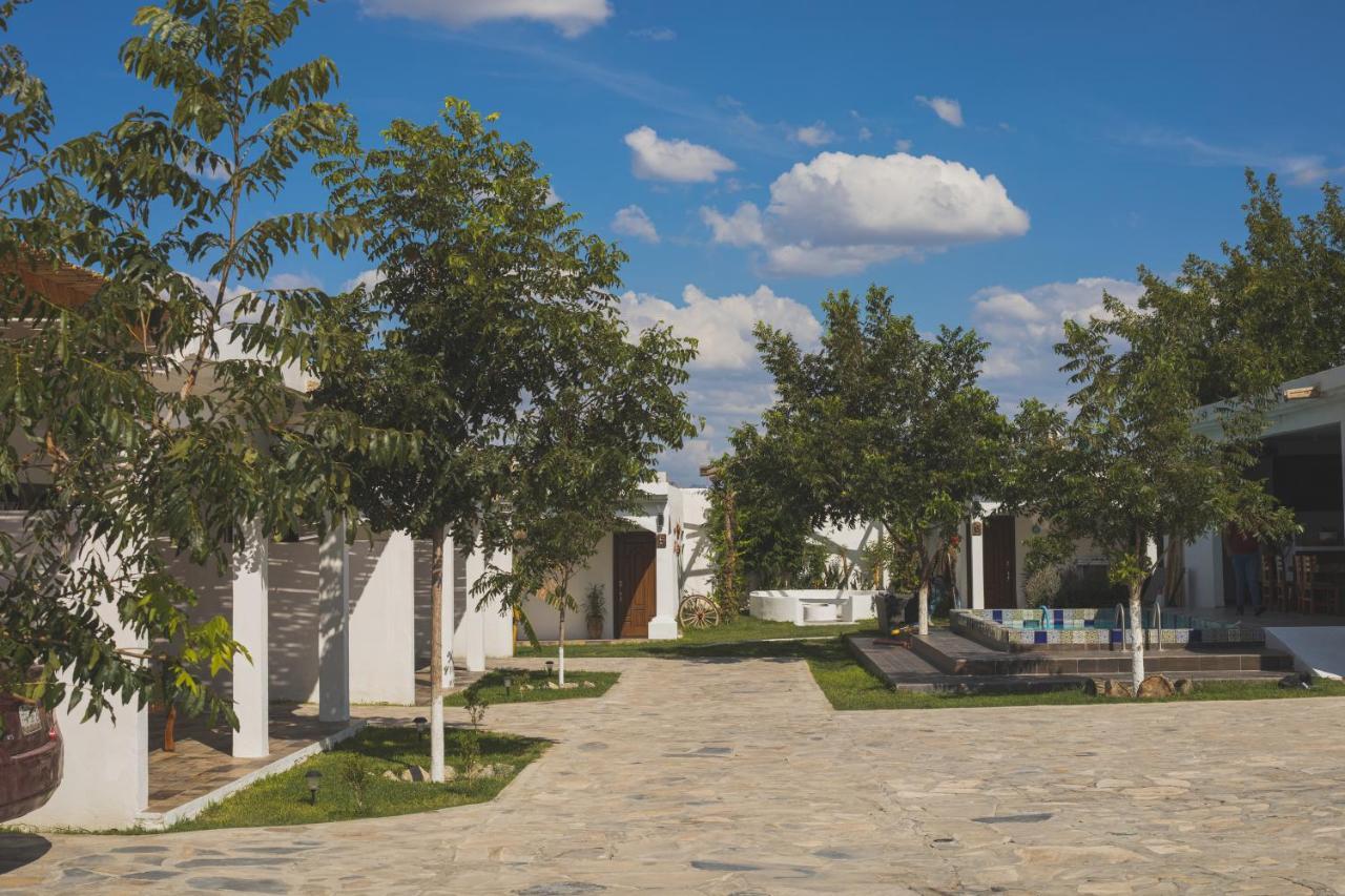 Hotel Posada Las Nubes Parras de la Fuente Bagian luar foto